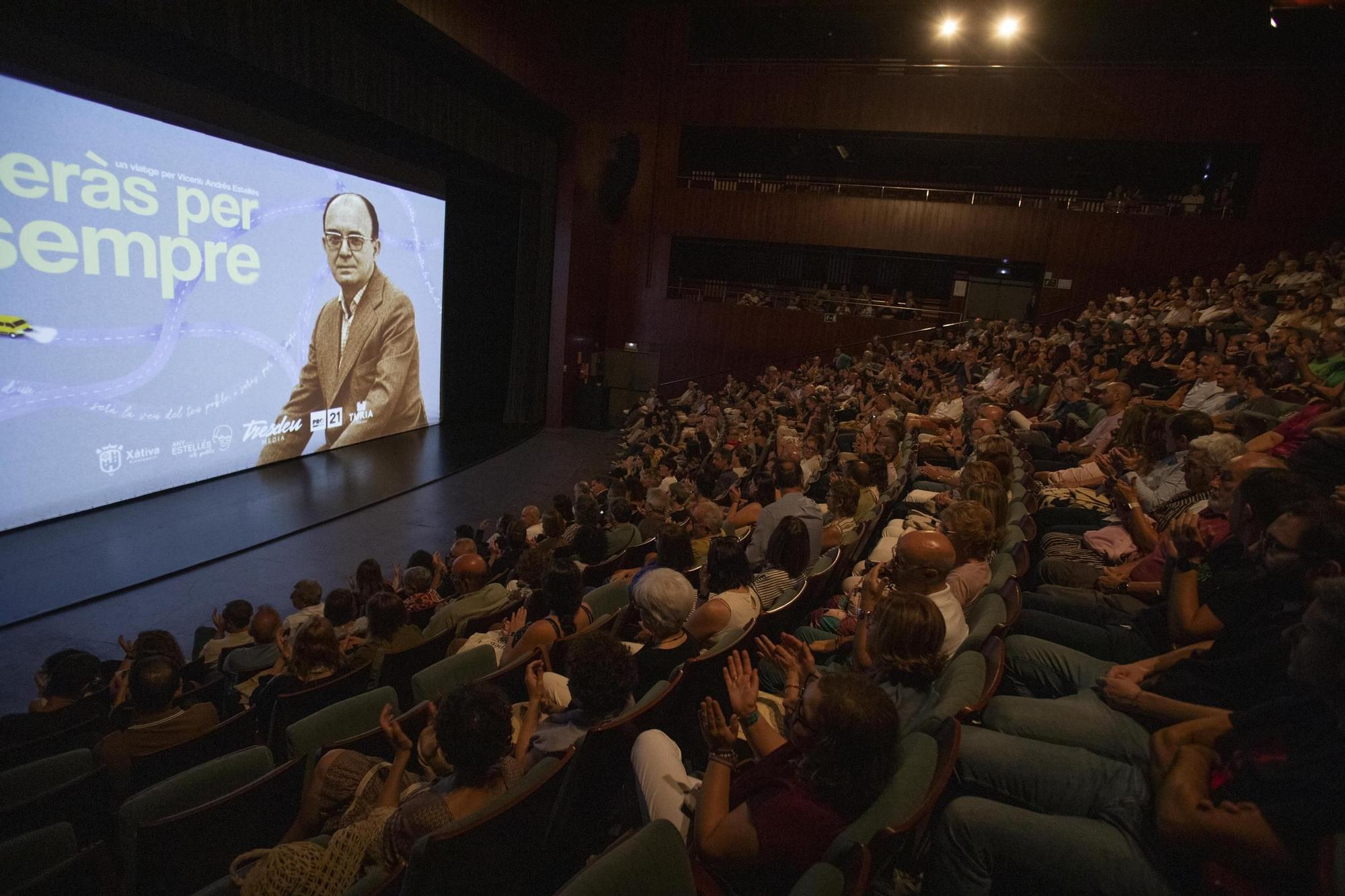Así fue el preestreno del documental "Seràs per sempre" en el Gran Teatre de Xàtiva