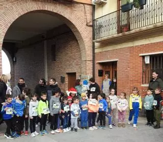 La convivencia y el deporte recorren Ainzón en el 25 aniversario de la San Silvestre