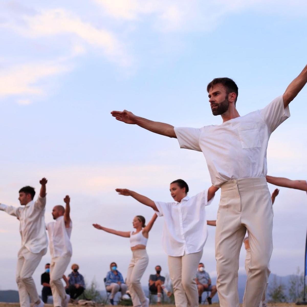 Fran Sieira, derecha, impartirá los talleres de danza contemporánea.