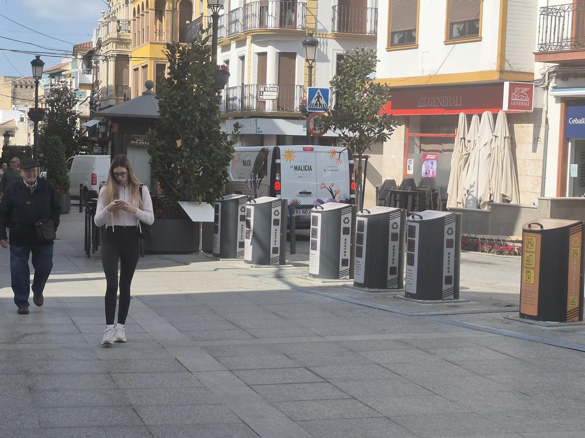 Contenedores soterrados de basura en Cabra.