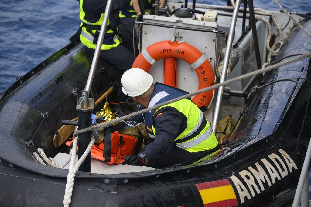 La Armada simula el accidente de un submarina para rescatar a su tripulación