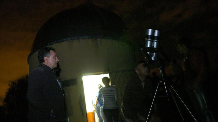 Gente en el observatorio del monte Deva el año pasado para contemplar las Perseidas.