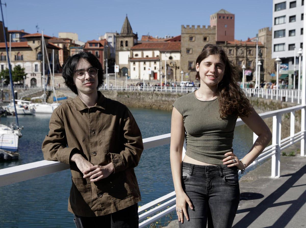 Mario Villa y Lucía Rodríguez, este viernes en el Muelle.