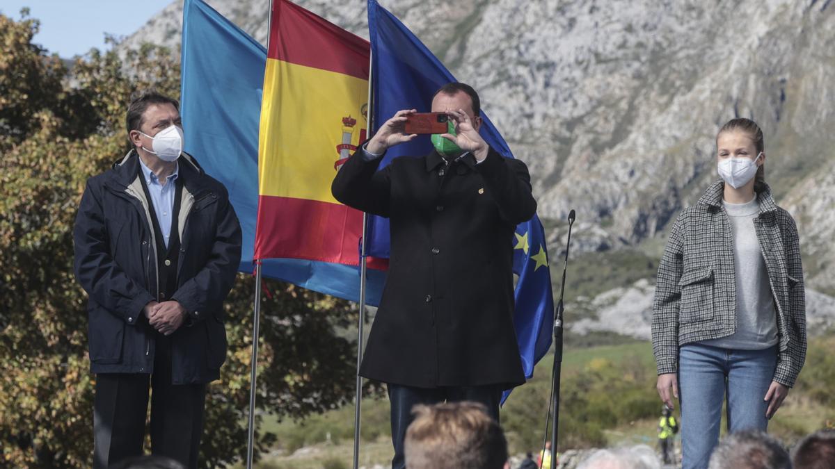 Pueblo Ejemplar 2021: La Familia Real visita Santa María del Puerto, en Somiedo