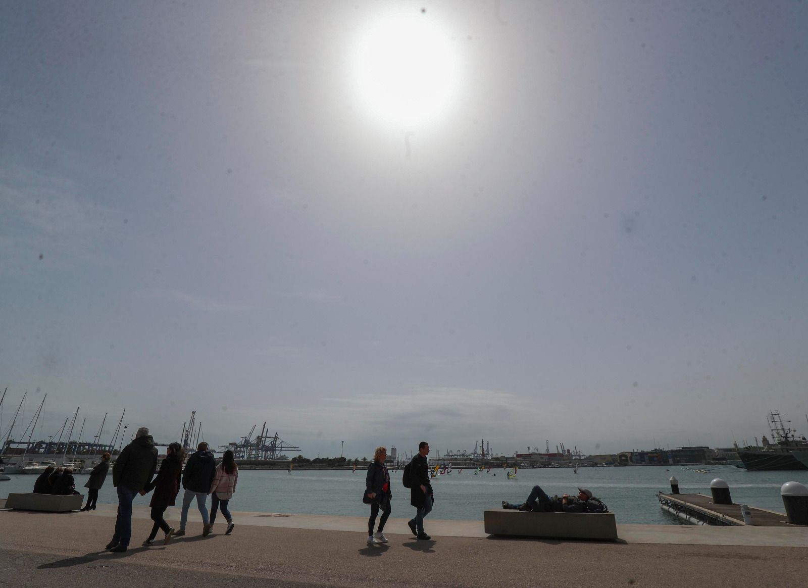 Al fin, sale el sol en València tras la lluvias