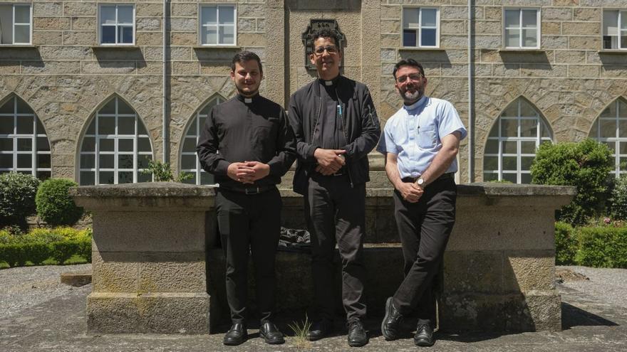 Álvaro Jose Gil, Francesco Salvatori y Didier Vidal en el Seminario Mayor.