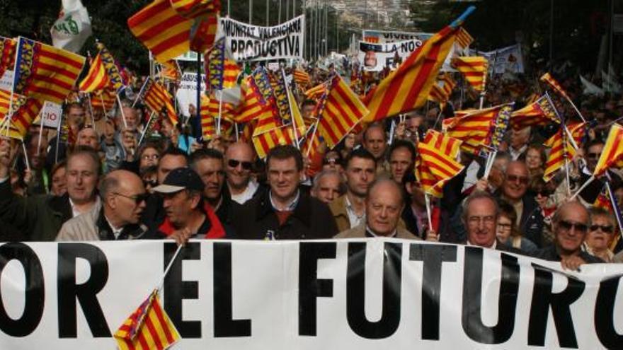 Agricultores valencianos, durante su marcha por el centro de Madrid.