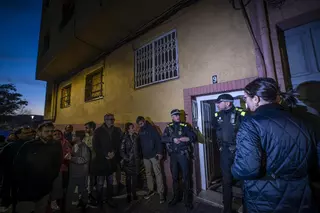 Preocupación vecinal en Santa Coloma ante la "imposibilidad" de pagar la reforma de un bloque desalojado por riesgo de derrumbe