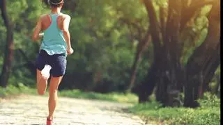 Cómo debes entrenar para correr más rápido