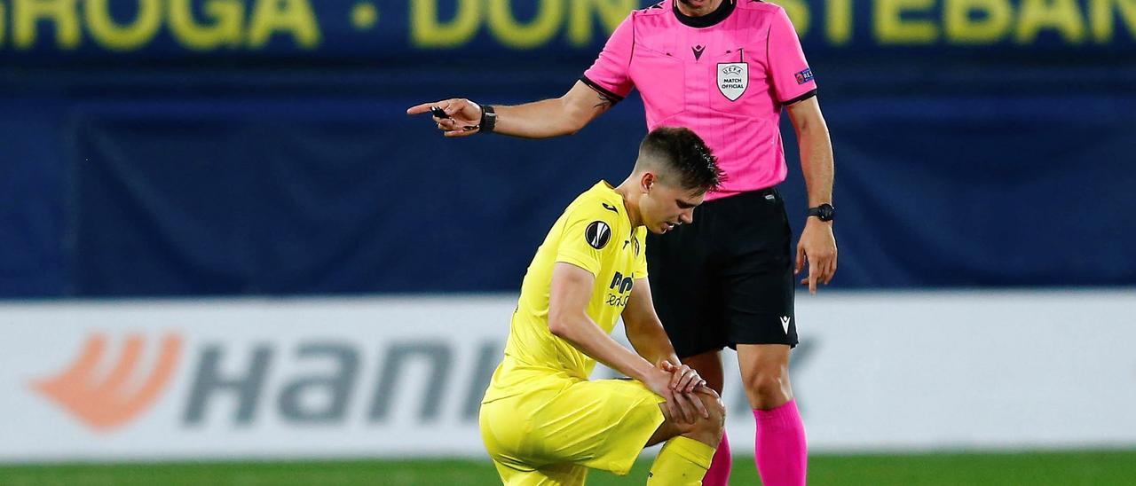 Foyth sufrió un pinchazo en los isquitiables en el encuentro ante el Elche.