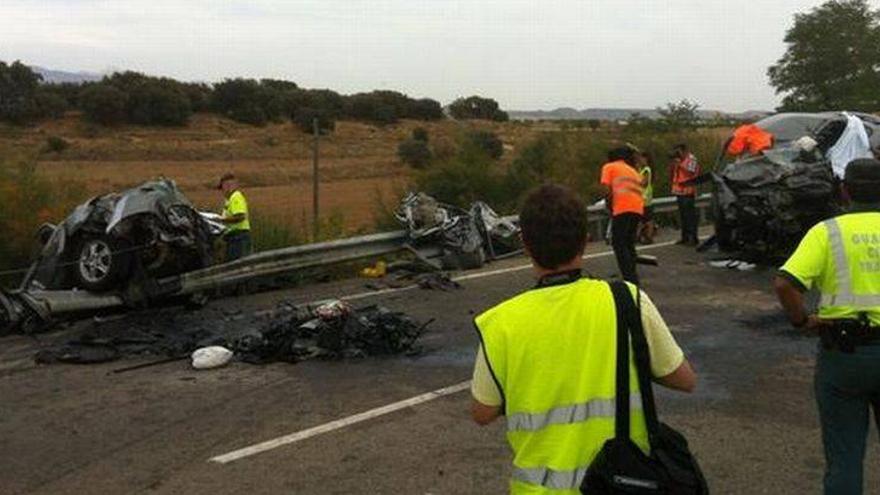 Dos muertos y un herido grave en un choque entre dos vehículos en Alerre