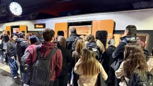 El primer dia de vaga de Ferrocarrils es desenvolupa "sense incidents remarcables"