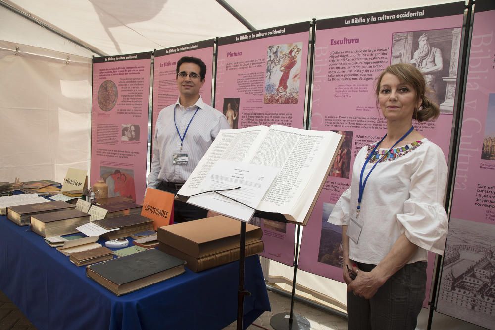 Castello 25042018 Feria de la biblia en el parque Ribalta de Castello. Recreacion del arca de la alianza