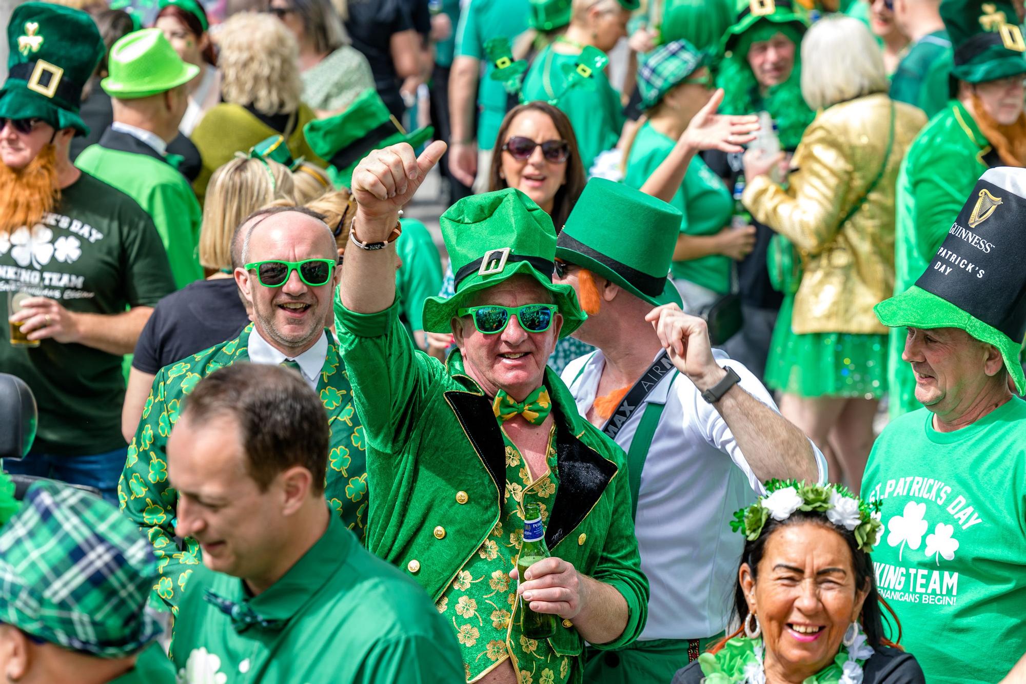 Saint Patrick llena de verde las calles de Benidorm