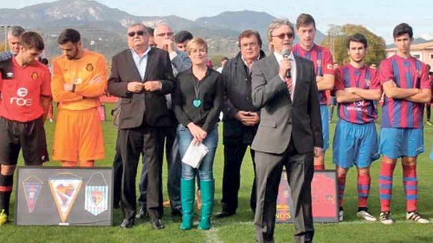 Un momento del homenaje ayer en memoria de Tomeu Serra.