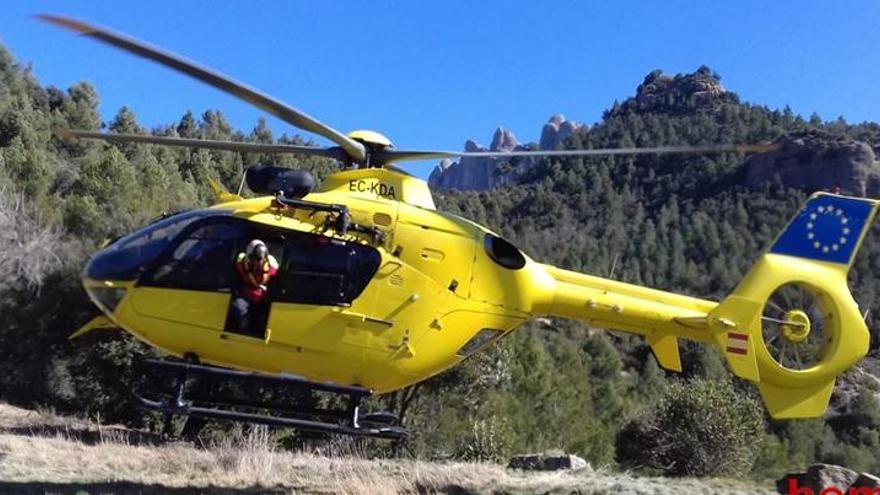 L&#039;helicòpter dels Bombers en una operació de rescat a Montserrat