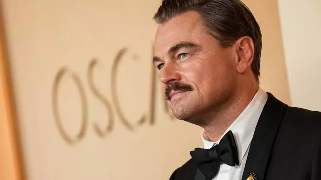 Estaba escondida, pero la novia de Leonardo DiCaprio fue a los Oscars y se sentaron juntos (por primera vez)