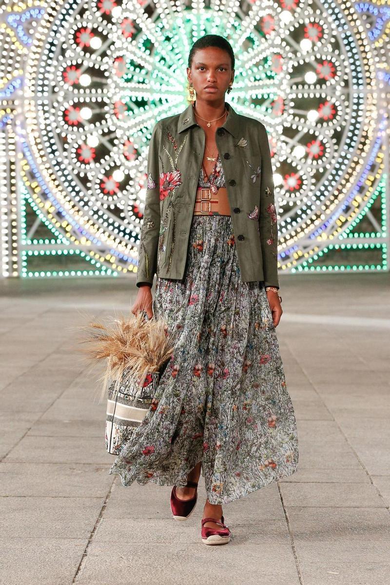 Una colección variada en la que no falta el denim, ni las cazadoras bordadas al estilo más boho