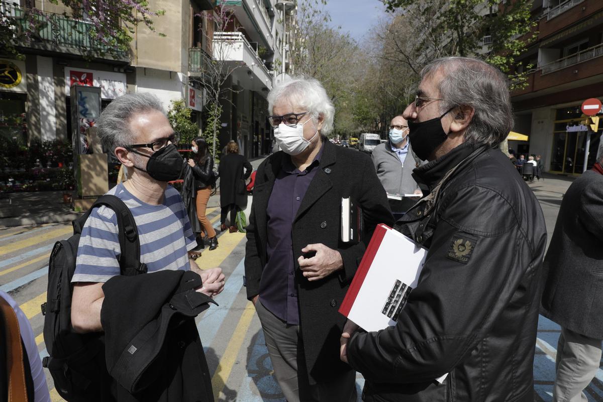 Quim Casas, Jordi Bianciotto y Ferran Sendra, durante la preparación de la foto