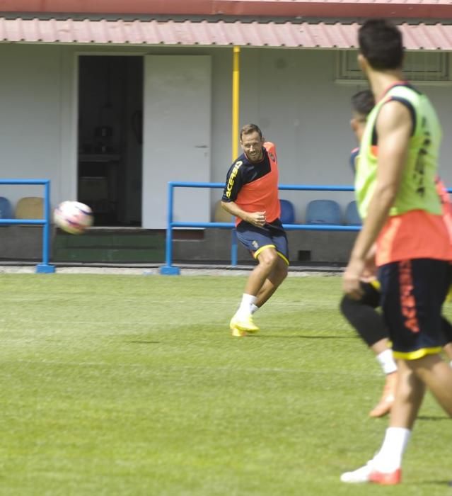 ENTRENAMIENTO DE LA UD LAS PALMAS Y ENTREVISTGA ...