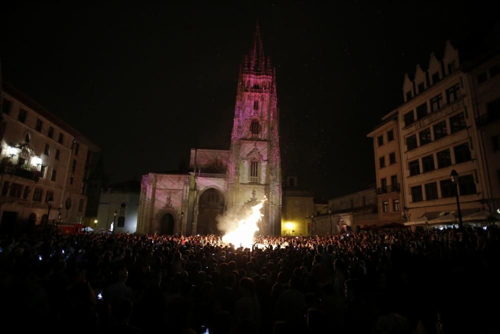Hoguera de San Juan en Oviedo