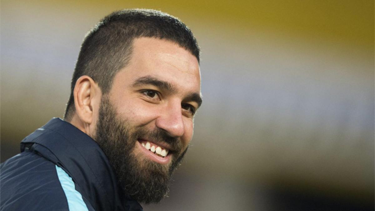 Arda Turan, fuera de la lista de Turquía