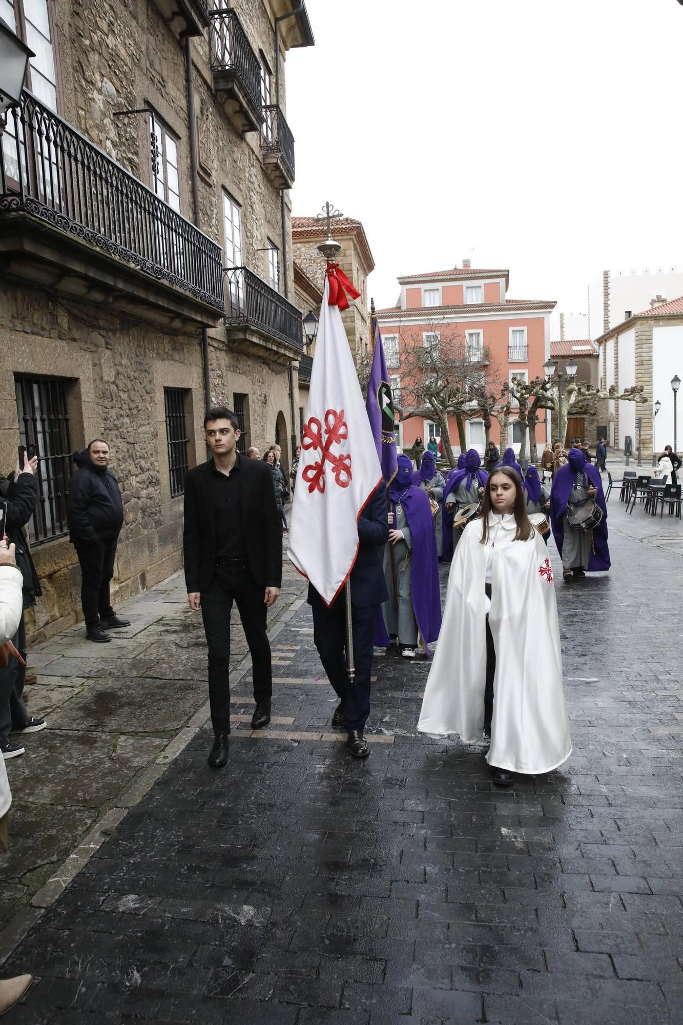 "Aire fresco" para la Semana Santa de Gijón: así fue el primer pregón infantil y juvenil