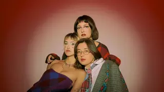 “Aiko El Grupo” despide este miércoles el ciclo de músicas underground “Tiempos Nuevos” en el patio de la Universidad de Oviedo