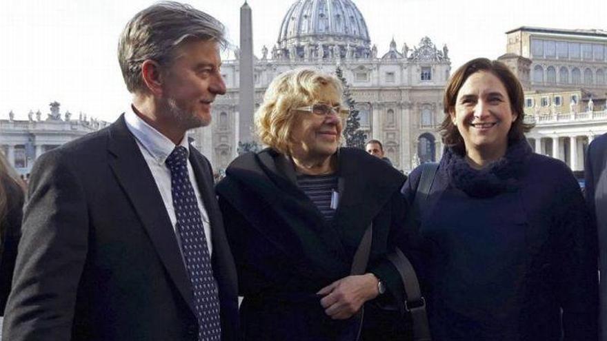 Santisteve, Colau y Carmena abordarán la crisis de refugiados con alcaldes en Roma