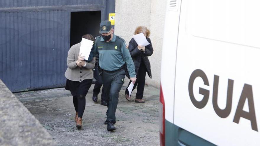 Carmen Gayoso Pereiro y su hija Estefanía Fernández Gayoso, también investigadas en la causa.