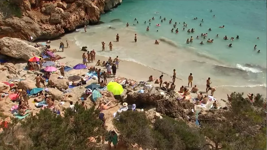 Caló des Moro | Las redes sociales convierten lugares paradisiacos en auténticos hormigueros