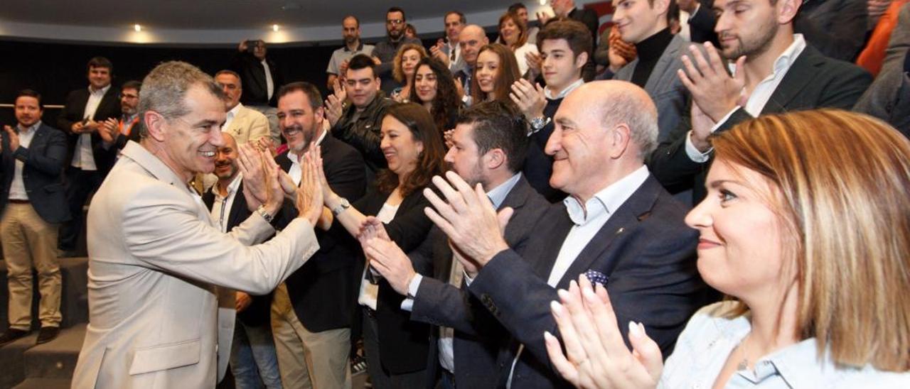 Visita de Toni Cantó a Alicante con la presencia de dirigentes de Ciudadanos, como Mari Carmen Sánchez o Emilio Argüeso.