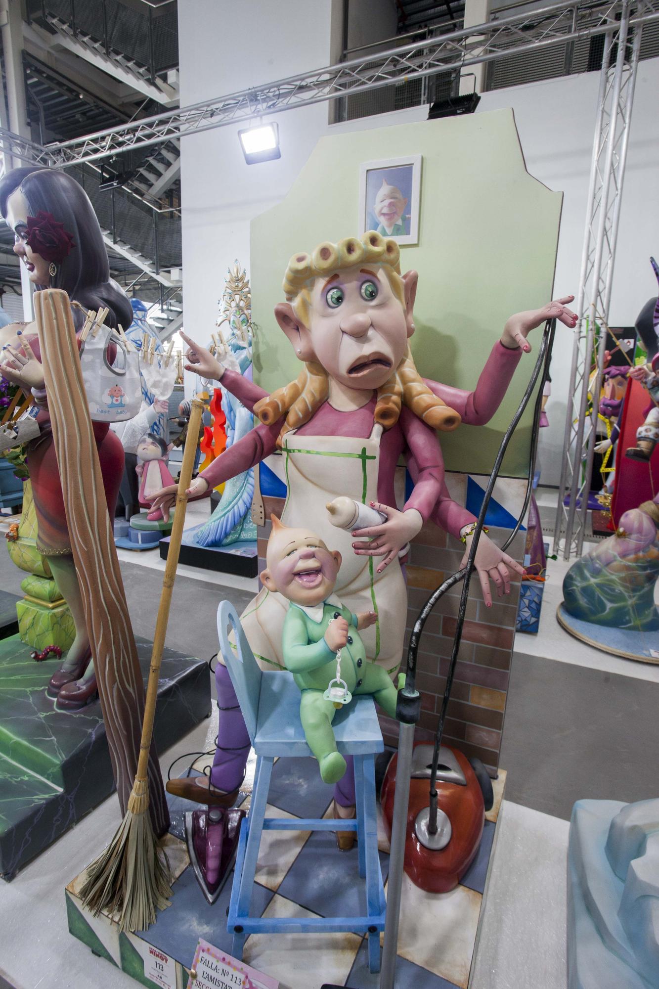 Fallas 2021. La actualidad en una Exposición del Ninot de dos años