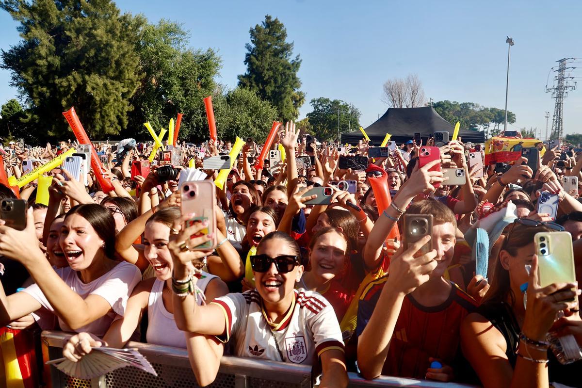 Locura en Foios para recibir a Ferran Torres
