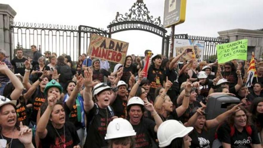 Mujeres de mineros al Senado