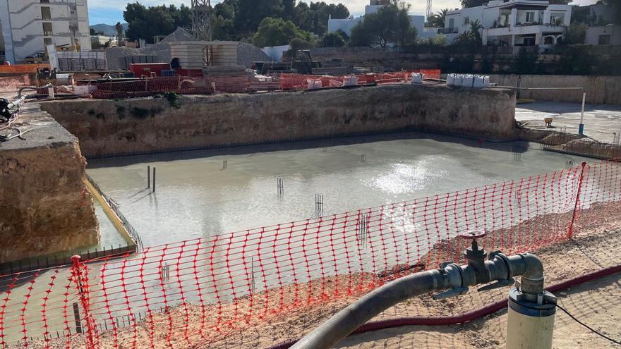 Sant Antoni ordena el cese del vertido de agua del subsuelo de un hotel al mar