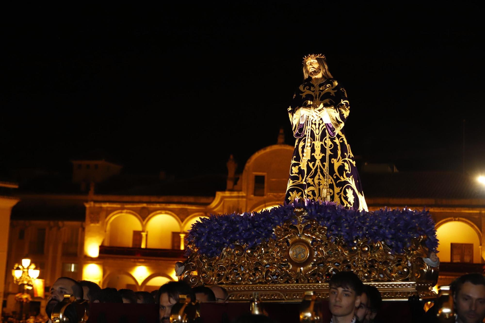 Las mejores imágenes de la salida extraordinaria del Cristo del Rescate de Lorca