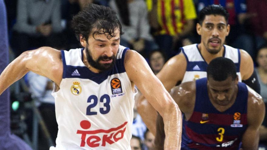 Llull, en una acción del partido.