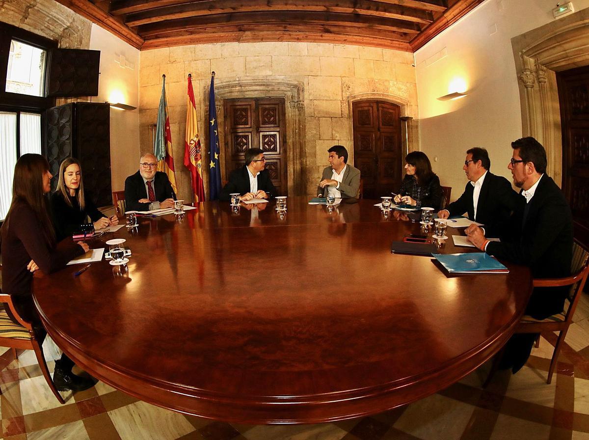 Primera reunión de la comisión bilateral celebrada en enero de 2020 en el Palau de la Generalitat. | INFORMACIÓN