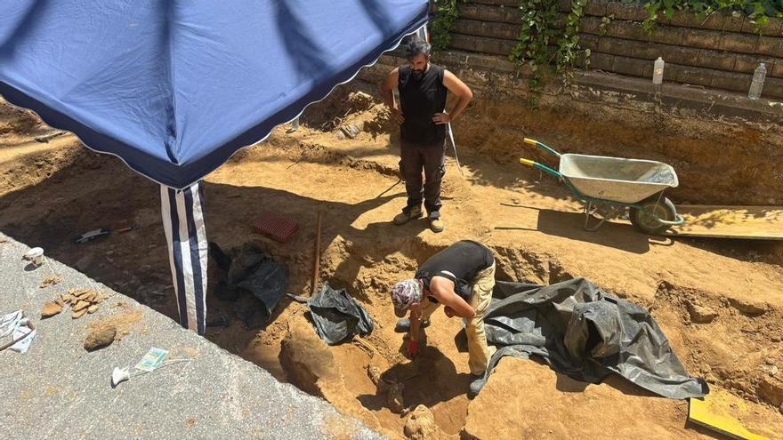 Más de 30 cuerpos son exhumados del yacimiento arqueológico de la avenida de Huelva de Badajoz