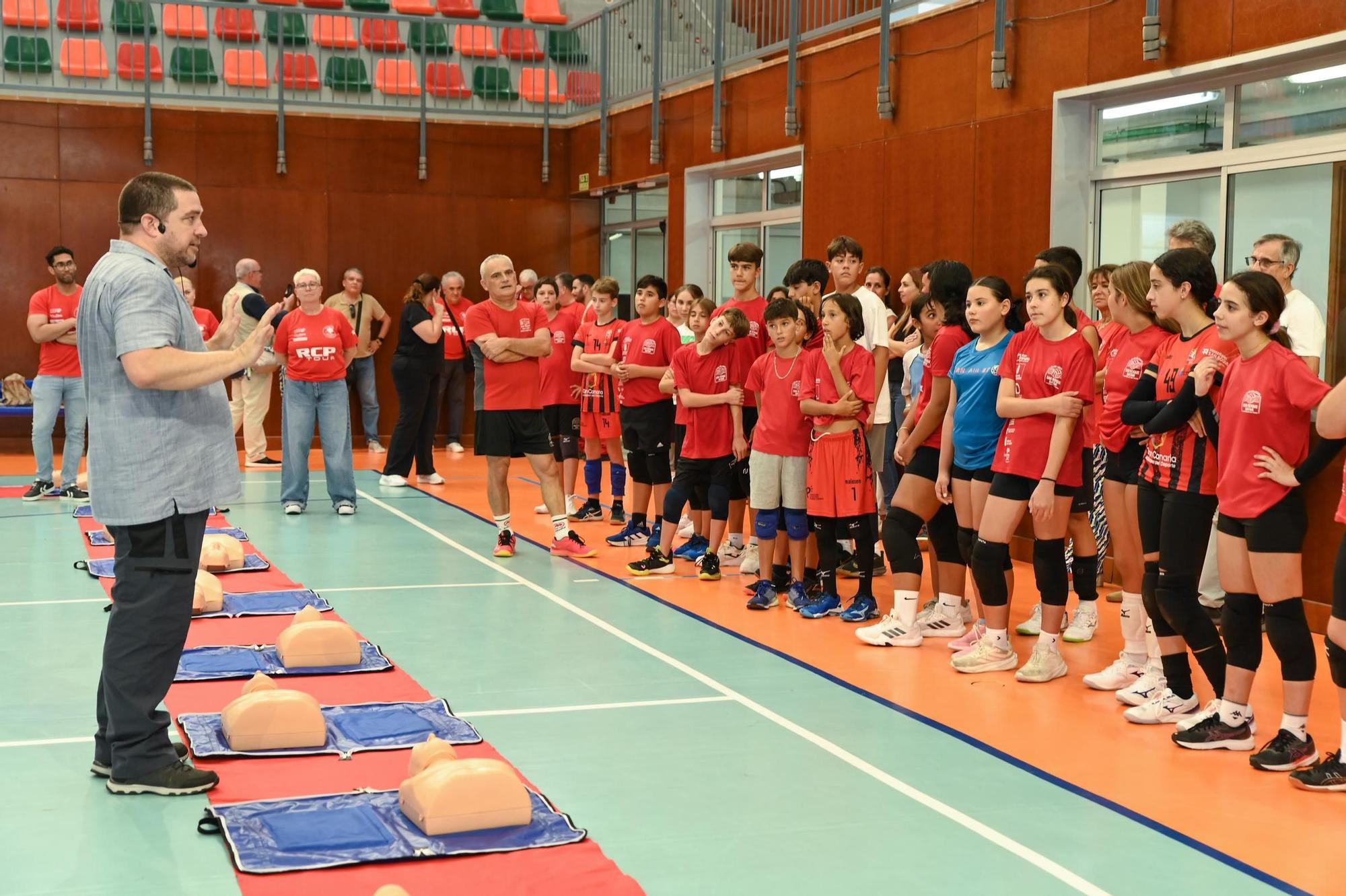 La cantera del CV San Roque aprende a salvar vidas