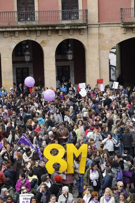 8-M en Asturias: Concentración feminista en la plaza mayor de Gijón