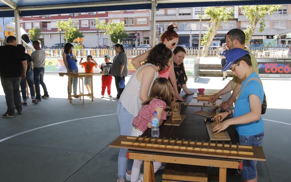 Los títeres llenan de vida las calles