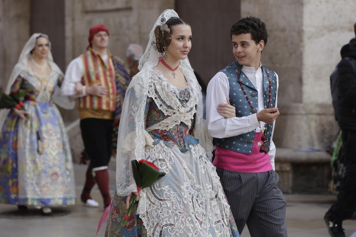 Todas las fotos de la ofrenda del 18 de marzo por la calle San Vicente hasta la 19:30 horas Todas las fotos de la ofrenda del 18 de marzo por la calle San Vicente hasta la 19:30 horas