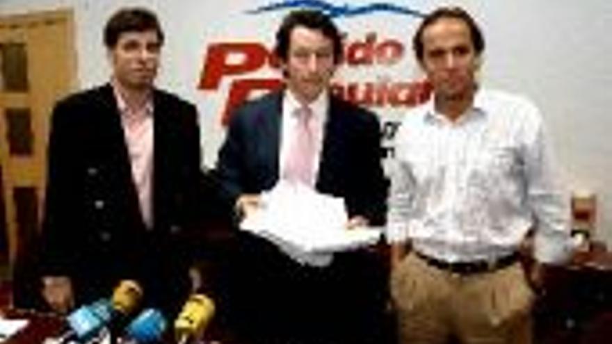 El PP recoge 6.000 firmas a favor de la autovía Cáceres-Badajoz