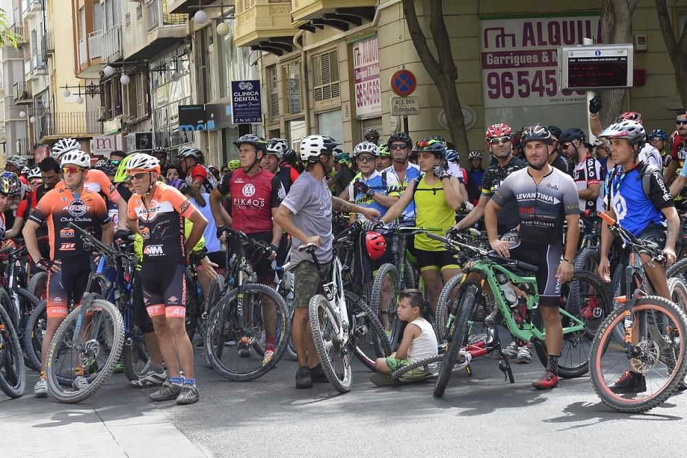 Marcha ciclista contra las multas del Seprona