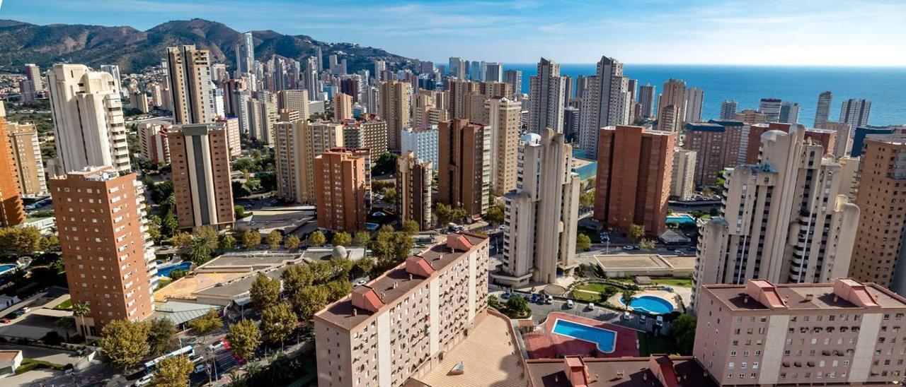 Una panorámica de la ciudad de Benidorm, el municipio con más rascacielos de Europa.