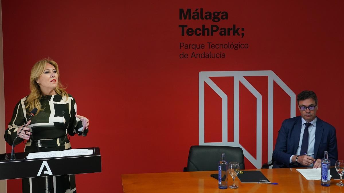 La consejera de Economía, Hacienda y Fondos Europeos, Carolina España, junto al vicepresidente, consejero de Economía, Hacienda e Innovación del Gobierno de Baleares, Antoni Costa..