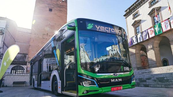 Autobuses eléctricos en Cáceres: El servicio de autobuses urbanos de Cáceres estrena su primer vehículo eléctrico