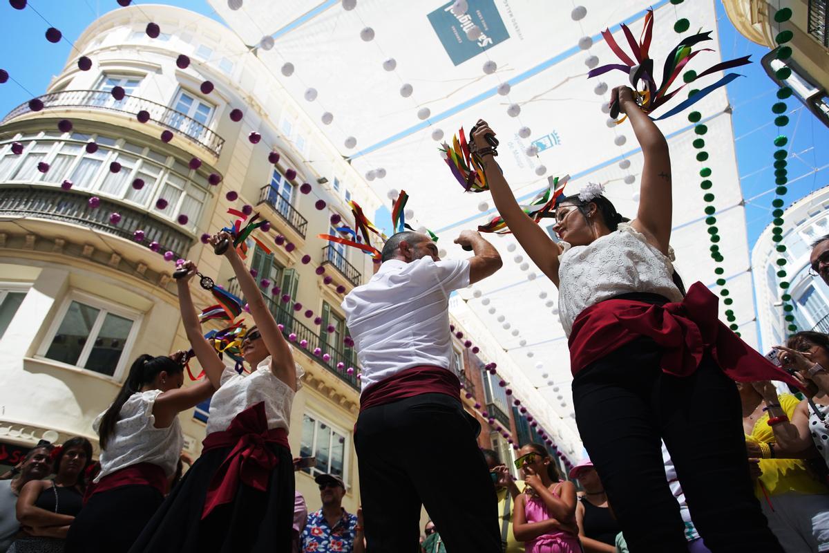 Miles de personas disfrutan del sexto día de la Feria de Málaga, en el Centro.